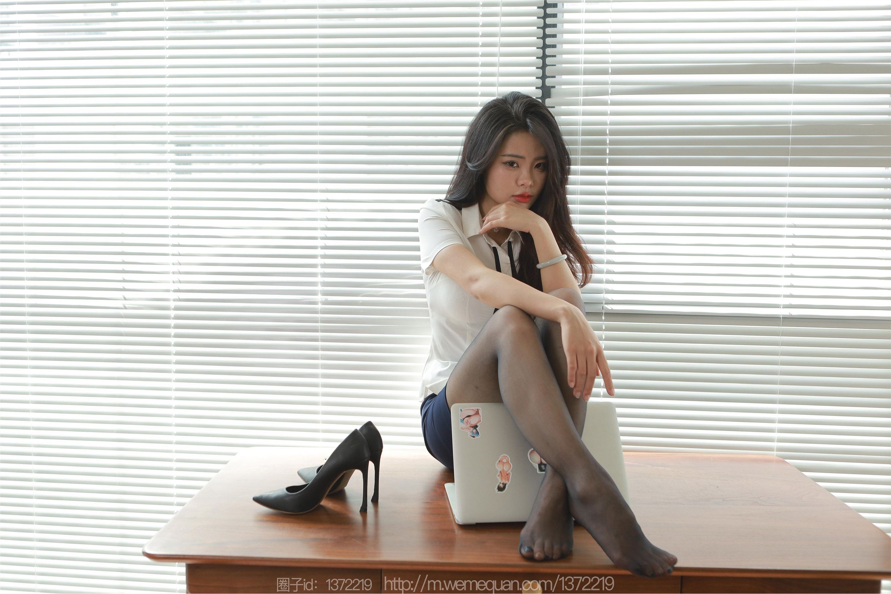 IESS异思趣向  2023.07.03 丝享家 1470 兔兔《一字马》